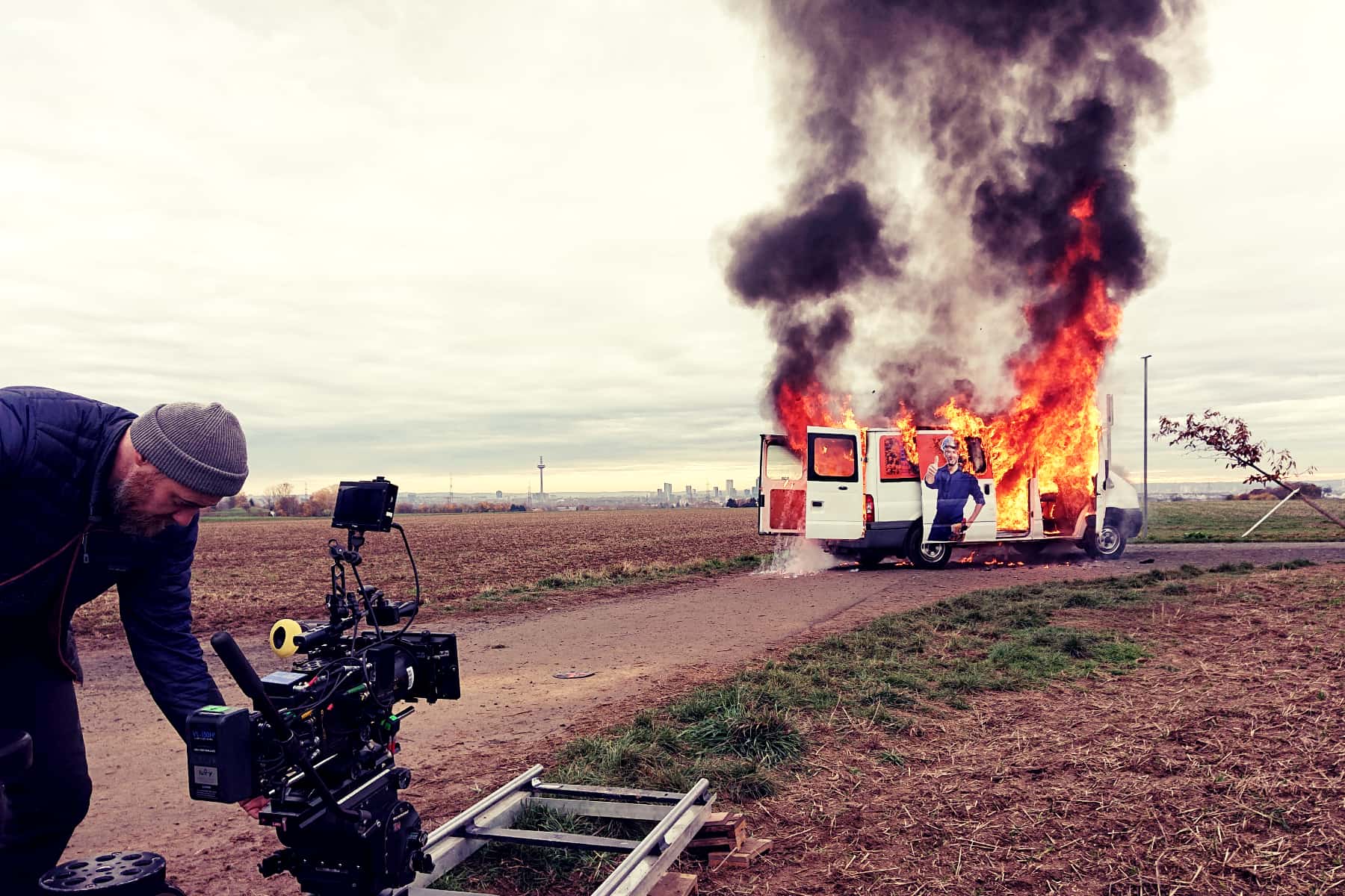 Transporter in Flammen